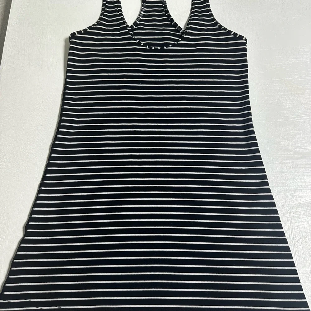 Lululemon Cool Racerback Parallel Stripe Black White p2p 12” approx size 4/6 - Picture 7 of 11